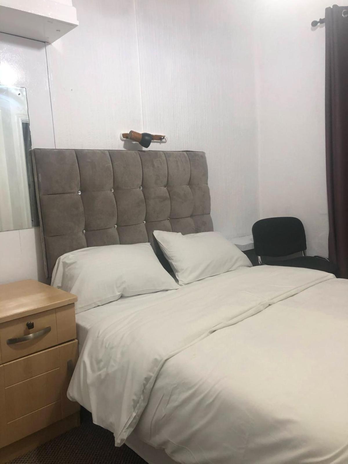 Saji Hotel 일포드 외부 사진